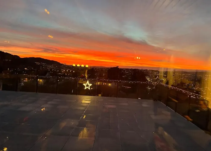 Flott Med Nydelig Utsikt I Et Stille Og Rolig Boligomrade Lägenhet