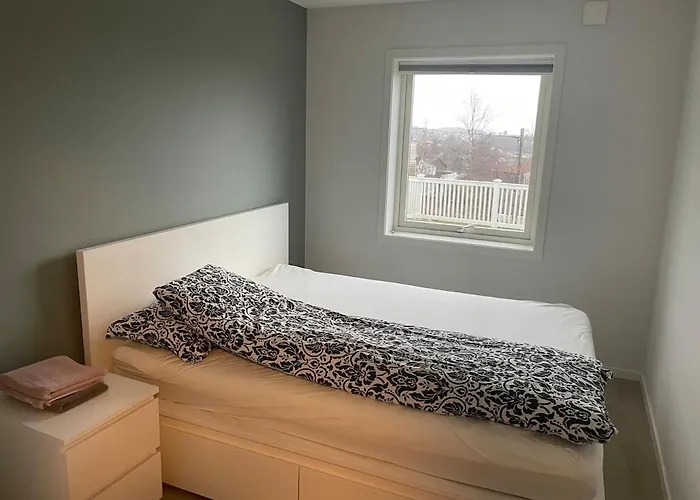 Lägenhet Flott Med Nydelig Utsikt I Et Stille Og Rolig Boligomrade *