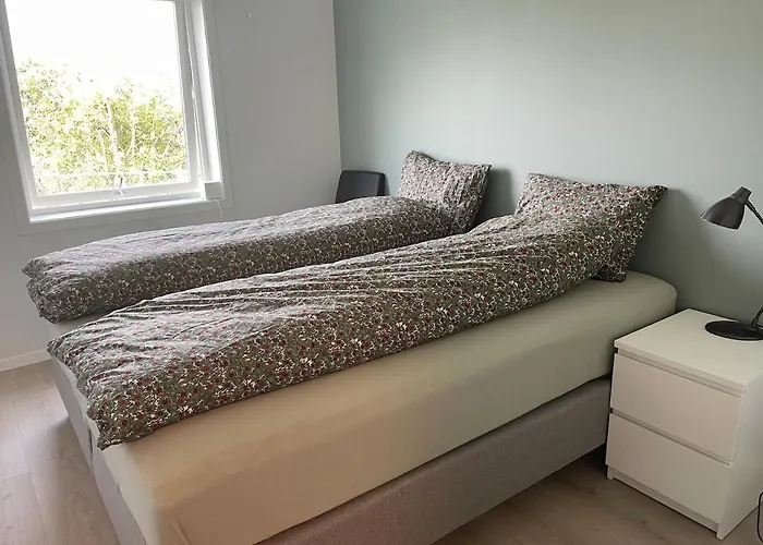 Lägenhet Flott Med Nydelig Utsikt I Et Stille Og Rolig Boligomrade *