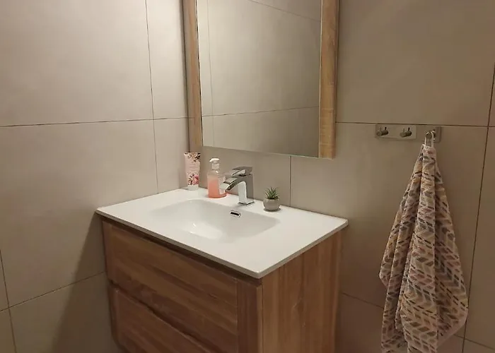 Flott Med Nydelig Utsikt I Et Stille Og Rolig Boligomrade Lägenhet *