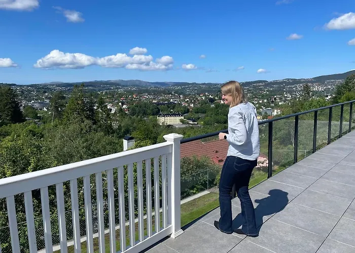 Lägenhet Flott Med Nydelig Utsikt I Et Stille Og Rolig Boligomrade