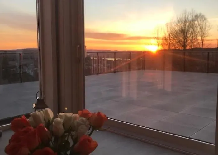 Flott Med Nydelig Utsikt I Et Stille Og Rolig Boligomrade Берген